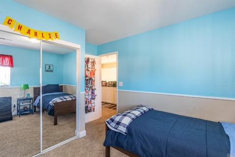 7020 Edinburgh Ct, Windsor, CA 95492 photo 22
