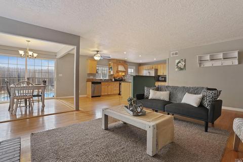 428 Elder St, Vacaville, CA 95688 photo 1