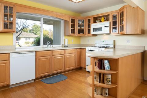 925 W B St, Dixon, CA 95620 photo 13