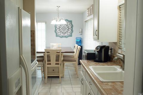 336 W H St, Dixon, CA 95620 photo 5