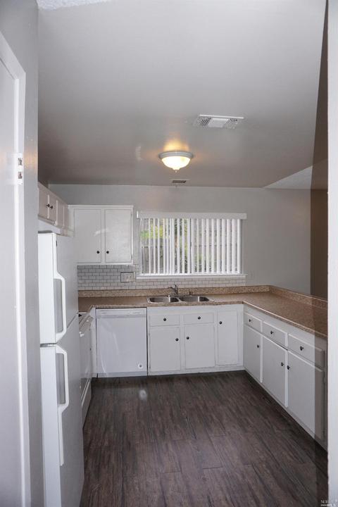135 Rutgers Ct, Vallejo, CA 94589 photo 4