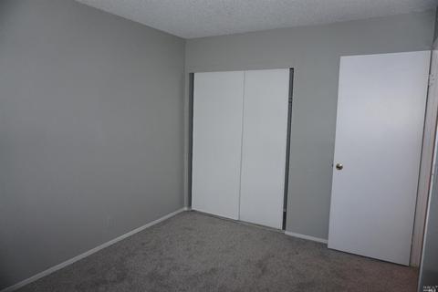 135 Rutgers Ct, Vallejo, CA 94589 photo 10