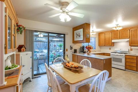 692 Claudius Way, Windsor, CA 95492 photo 4