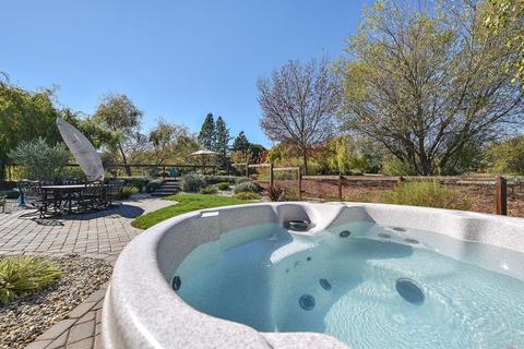 127 Vineyard Cir, Sonoma, CA 95476 photo 18