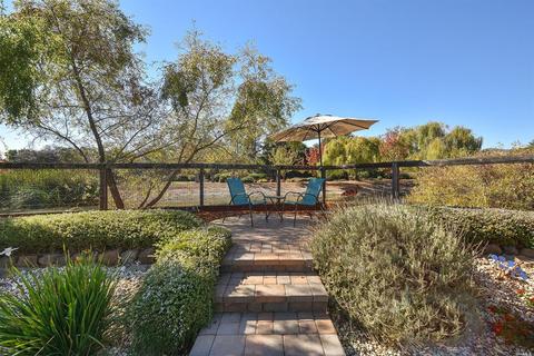 127 Vineyard Cir, Sonoma, CA 95476 photo 17