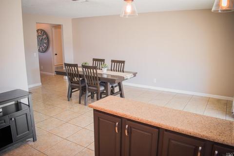 1395 Hemingway Ct, Dixon, CA 95620 photo 9