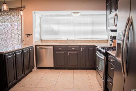 1395 Hemingway Ct, Dixon, CA 95620 photo 8
