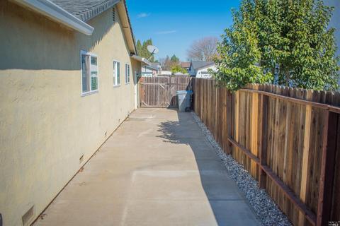 1395 Hemingway Ct, Dixon, CA 95620 photo 24