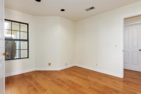 411 Newcastle Ct, Vallejo, CA 94591 photo 9