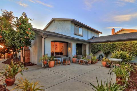 306 Baker Ct, Benicia, CA 94510 photo 2