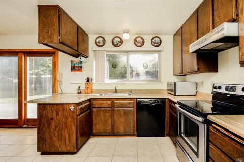 950 Pembroke Way, Dixon, CA 95620 photo 22