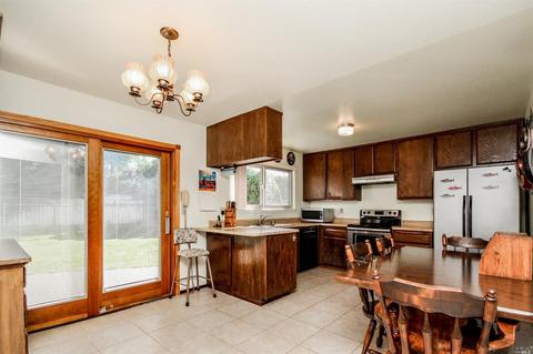 950 Pembroke Way, Dixon, CA 95620 photo 18