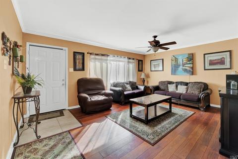 1501 Eisenhower St, Fairfield, CA 94533 photo 4