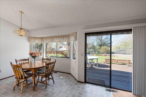 105 Elsbree Cir, Windsor, CA 95492 photo 7