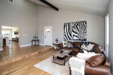 1124 Estates Dr, Napa, CA 94558 photo 2
