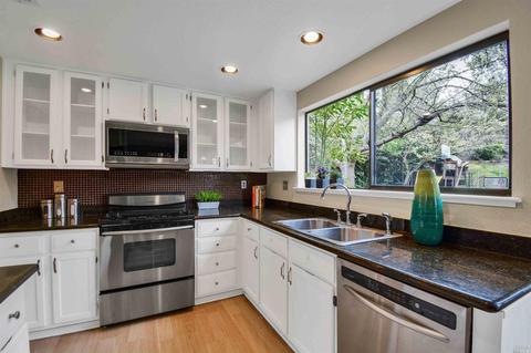 121 Breezewalk Dr, Vallejo, CA 94591 photo 9
