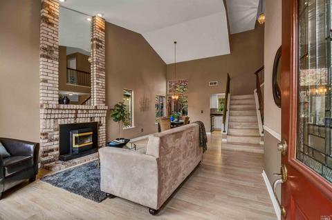 121 Breezewalk Dr, Vallejo, CA 94591 photo 2