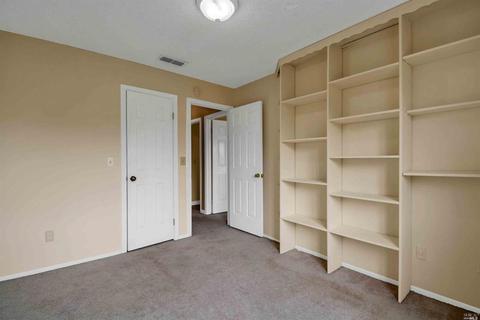 121 Breezewalk Dr, Vallejo, CA 94591 photo 25