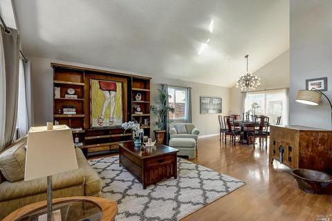 697 Wellfleet Dr, Vallejo, CA 94591 photo 3