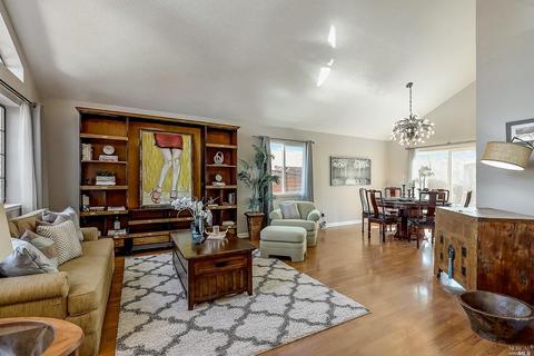 697 Wellfleet Dr, Vallejo, CA 94591 photo 4