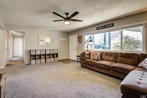 1374 Flint Way, Fairfield, CA 94533 photo 5