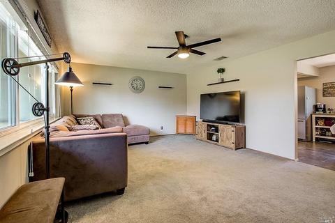 1374 Flint Way, Fairfield, CA 94533 photo 4