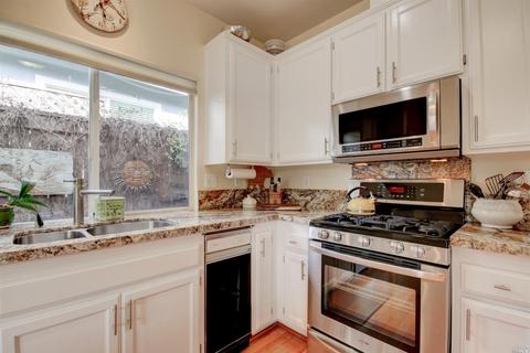 1071 Elsbree Ln, Windsor, CA 95492 photo 17
