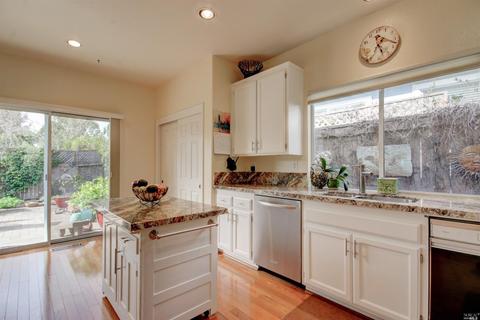1071 Elsbree Ln, Windsor, CA 95492 photo 15