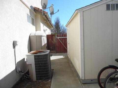 425 Rennert Way, Dixon, CA 95620 photo 32