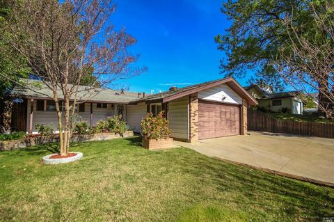842 Studding Sail St, Vacaville, CA 95687 photo 2