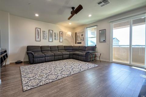 632 Jade St, Petaluma, CA 94952 photo 3