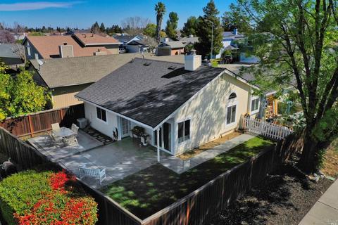 856 Sage Dr, Vacaville, CA 95687 photo 2