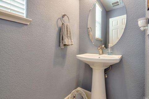 8599 Zinfandel Dr, Windsor, CA 95492 photo 17