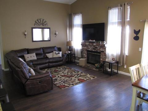 1065 Windmill Dr, Dixon, CA 95620 photo 3