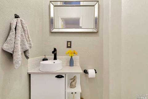 Undisclosed, Vallejo, CA 94590 photo 20