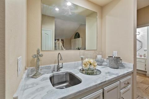130 Bantry Dr, Vacaville, CA 95688 photo 4