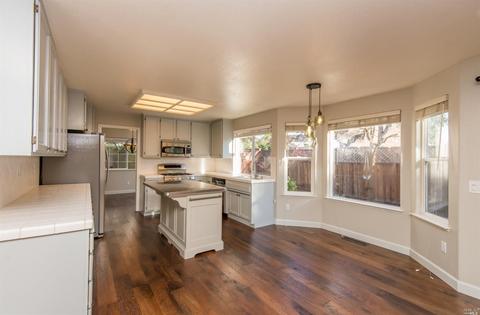 530 Piccadilly Pl, Windsor, CA 95492 photo 11
