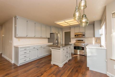 530 Piccadilly Pl, Windsor, CA 95492 photo 9