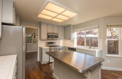 530 Piccadilly Pl, Windsor, CA 95492 photo 10