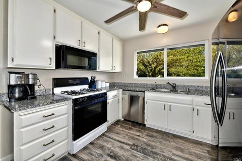 7893 Hembree Ln, Windsor, CA 95492 photo 4