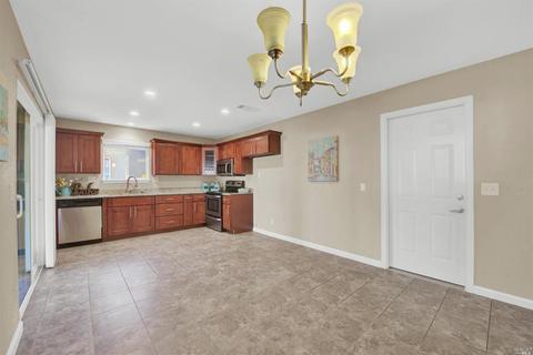 2098 Thrush Way, Fairfield, CA 94533 photo 12