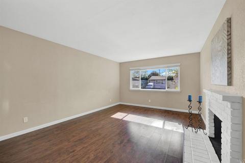 2098 Thrush Way, Fairfield, CA 94533 photo 5