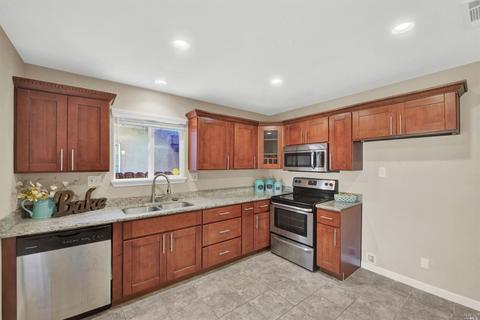 2098 Thrush Way, Fairfield, CA 94533 photo 9
