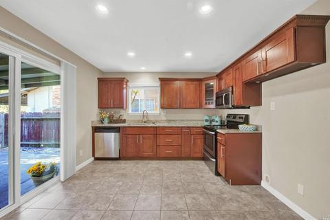 2098 Thrush Way, Fairfield, CA 94533 photo 10