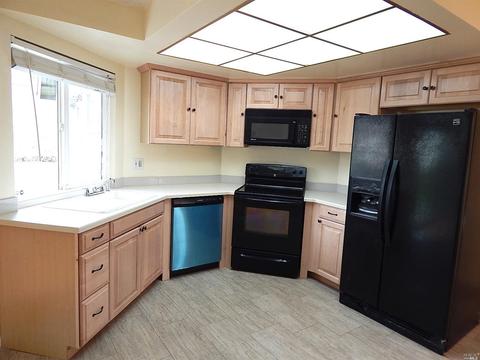 300 Donegal Dr, Vallejo, CA 94589 photo 2