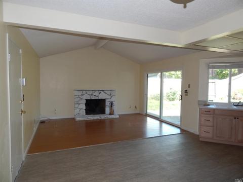300 Donegal Dr, Vallejo, CA 94589 photo 4