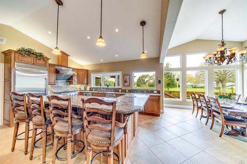 19 Pinehurst Cir, Napa, CA 94558 photo 4