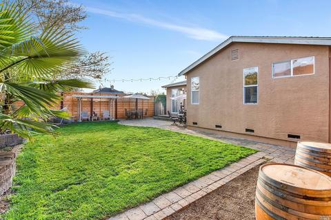 174 Decanter Cir, Windsor, CA 95492 photo 23
