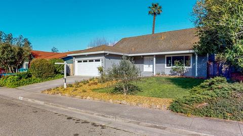 348 Smith Dr, Petaluma, CA 94952 photo 2