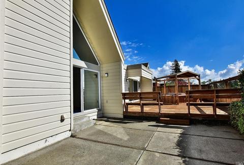 560 Carnation Ct, Sonoma, CA 95476 photo 4